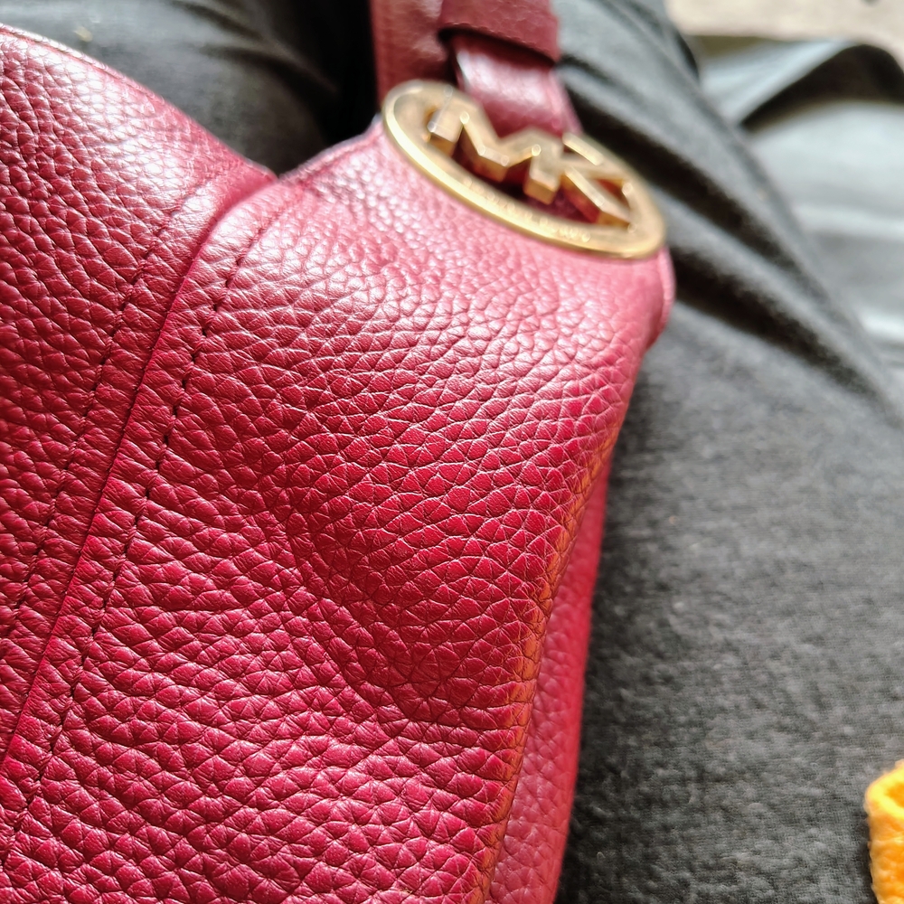 Michael Kors Red Pebbled Leather Hobo Shoulder Bag with Gold MK Logo - Picture 5 of 16